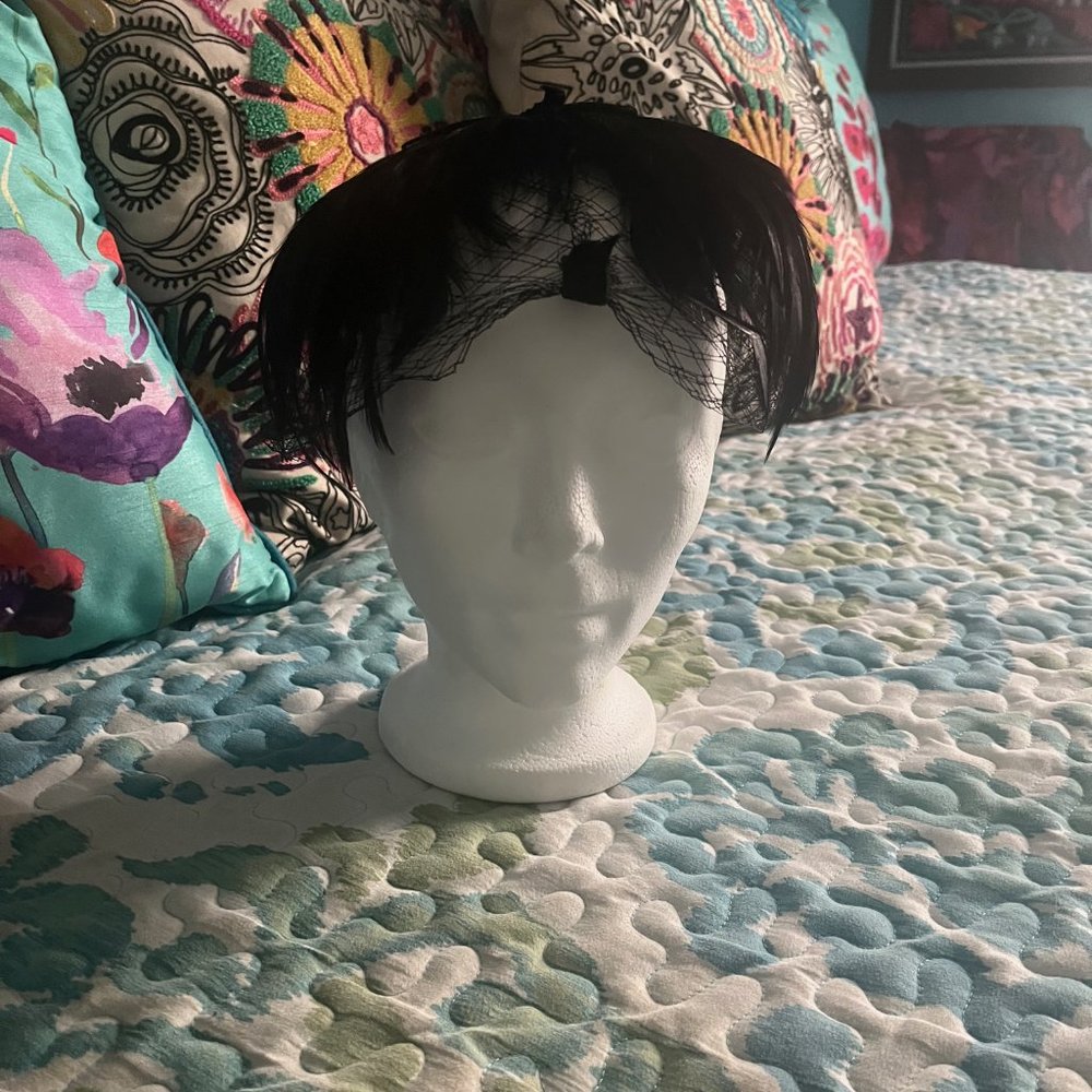 Vintage Black Veil Hat with Feather Embellishment